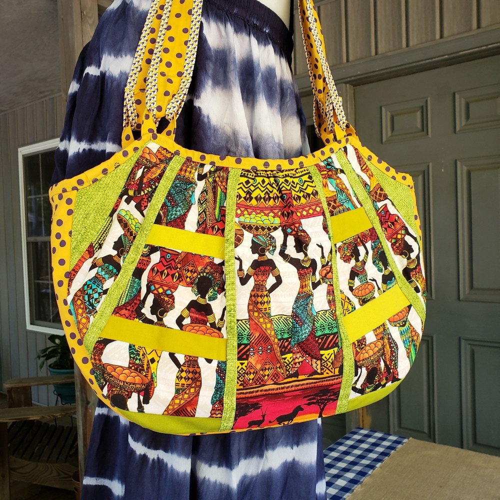 Lady's dress and matching purse selling As Set - Picture 2 of 4